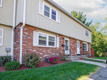 32 Yorktown Ct, Chicopee, Massachusetts, 2 Bedrooms Bedrooms, 4 Rooms Rooms,1.5 BathroomsBathrooms,Residential,For Sale,Yorktown Ct,73513125