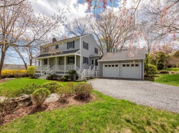 4 Graystone Road, Gloucester, Massachusetts, 4 Bedrooms Bedrooms, 7 Rooms Rooms,2.5 BathroomsBathrooms,Residential,For Sale,Graystone Road,73516887