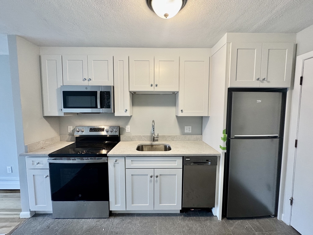 97 Spring Street, Boston, Massachusetts, 2 Bedrooms Bedrooms, 4 Rooms Rooms,1 BathroomBathrooms,Residential Lease,For Rent,Spring Street,73528741
