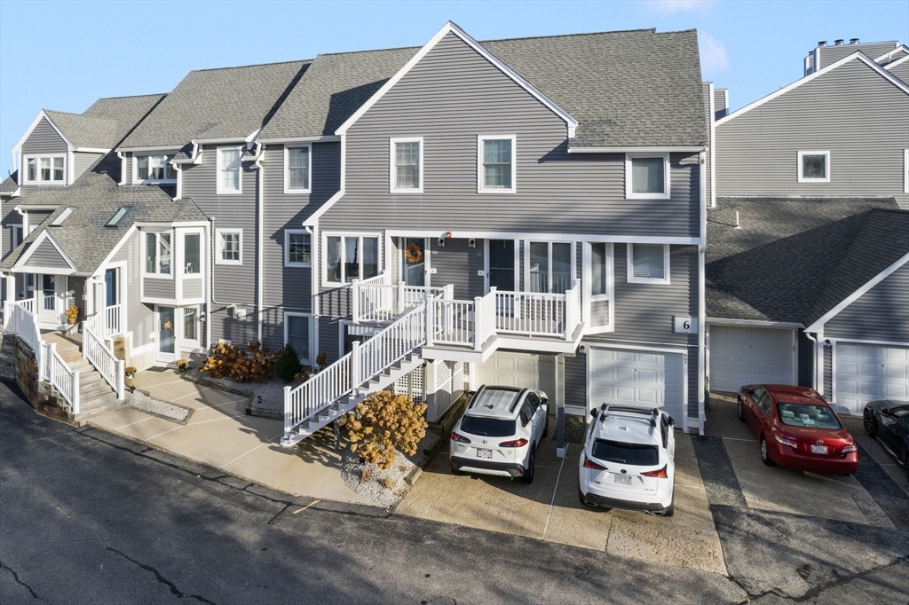 700 Shore Dr, Fall River, Massachusetts, 2 Bedrooms Bedrooms, 5 Rooms Rooms,2.5 BathroomsBathrooms,Residential,For Sale,Shore Dr,73453414