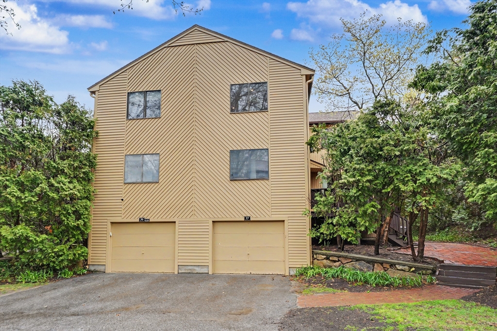 77 Leland Farm, Ashland, Massachusetts, 2 Bedrooms Bedrooms, 5 Rooms Rooms,1.5 BathroomsBathrooms,Residential,For Sale,Leland Farm,73513284