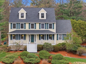 6 Kristyn Ln, North Reading, Massachusetts, 3 Bedrooms Bedrooms, 9 Rooms Rooms,2.5 BathroomsBathrooms,Residential,For Sale,Kristyn Ln,73510504