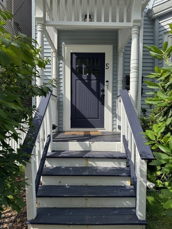 5 Spring Park Ave, Boston, Massachusetts, 2 Bedrooms Bedrooms, 5 Rooms Rooms,1 BathroomBathrooms,Residential Lease,For Rent,Spring Park Ave,73537018