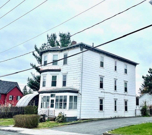 7 Ekman St, Worcester, Massachusetts, 6 Bedrooms Bedrooms, 12 Rooms Rooms,3 BathroomsBathrooms,Residential Income,For Sale,Ekman St,73507570