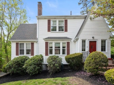 32 Marcia Rd, Watertown, Massachusetts, 4 Bedrooms Bedrooms, 8 Rooms Rooms,2.5 BathroomsBathrooms,Residential,For Sale,Marcia Rd,73521923