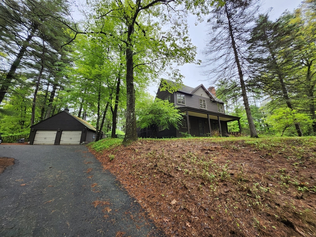49 Robbins Rd, Monson, Massachusetts, 3 Bedrooms Bedrooms, 8 Rooms Rooms,2 BathroomsBathrooms,Residential,For Sale,Robbins Rd,73524179