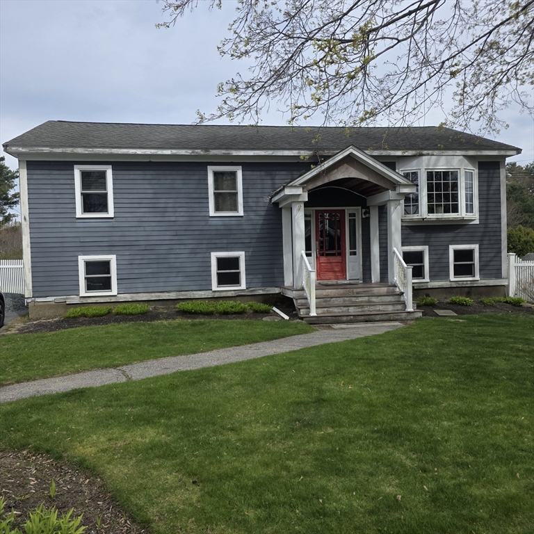 81 Crane Avenue South, Taunton, Massachusetts, 3 Bedrooms Bedrooms, 5 Rooms Rooms,1 BathroomBathrooms,Residential Lease,For Rent,Crane Avenue South,73507582