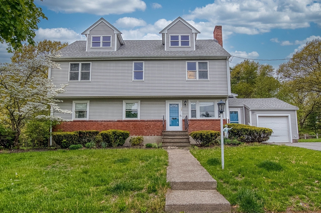 137 Eleanor Dr, Braintree, Massachusetts, 5 Bedrooms Bedrooms, 9 Rooms Rooms,2.5 BathroomsBathrooms,Residential,For Sale,Eleanor Dr,73517769