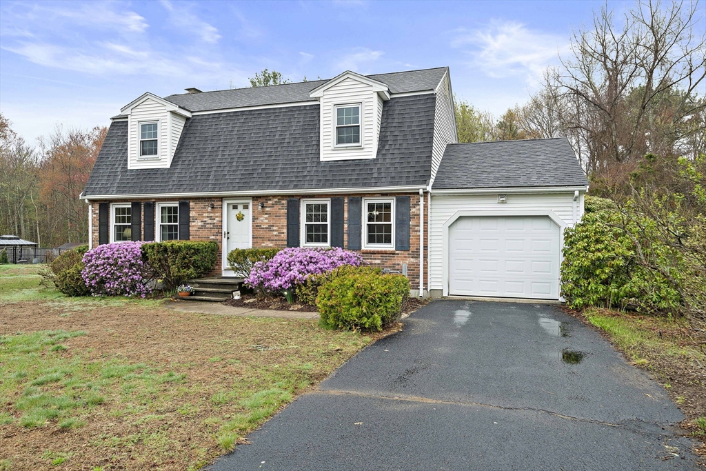 1 Paulene Drive, Franklin, Massachusetts, 3 Bedrooms Bedrooms, 7 Rooms Rooms,2 BathroomsBathrooms,Residential,For Sale,Paulene Drive,73506432