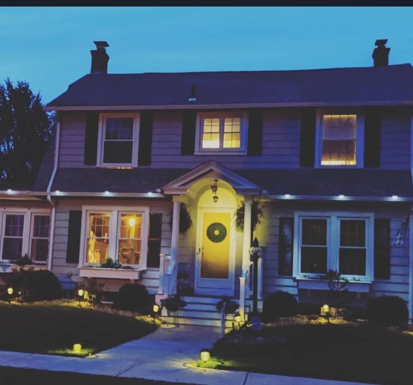 174 Hopkins Pl, Longmeadow, Massachusetts, 3 Bedrooms Bedrooms, 8 Rooms Rooms,1.5 BathroomsBathrooms,Residential,For Sale,Hopkins Pl,73543515