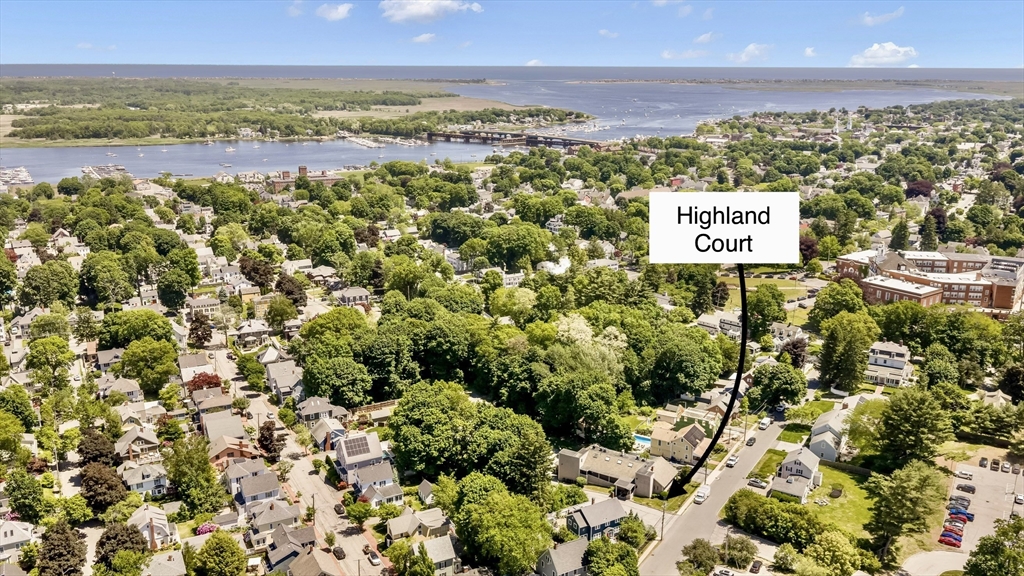 2 Highland Court, Newburyport, Massachusetts, 5 Bedrooms Bedrooms, 10 Rooms Rooms,4.5 BathroomsBathrooms,Residential,For Sale,Highland Court,73543447