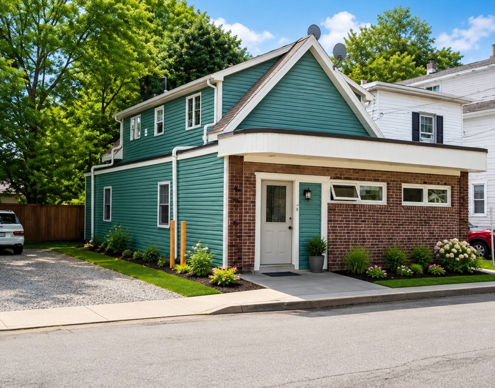 12 Linden St, Rockland, Massachusetts, 3 Bedrooms Bedrooms, 7 Rooms Rooms,2 BathroomsBathrooms,Residential Income,For Sale,Linden St,73537123