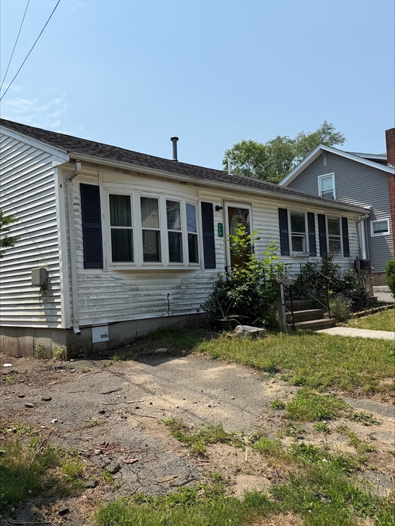 112 1/2 Ford, Brockton, Massachusetts, 2 Bedrooms Bedrooms, 5 Rooms Rooms,1 BathroomBathrooms,Residential,For Sale,Ford,73543484