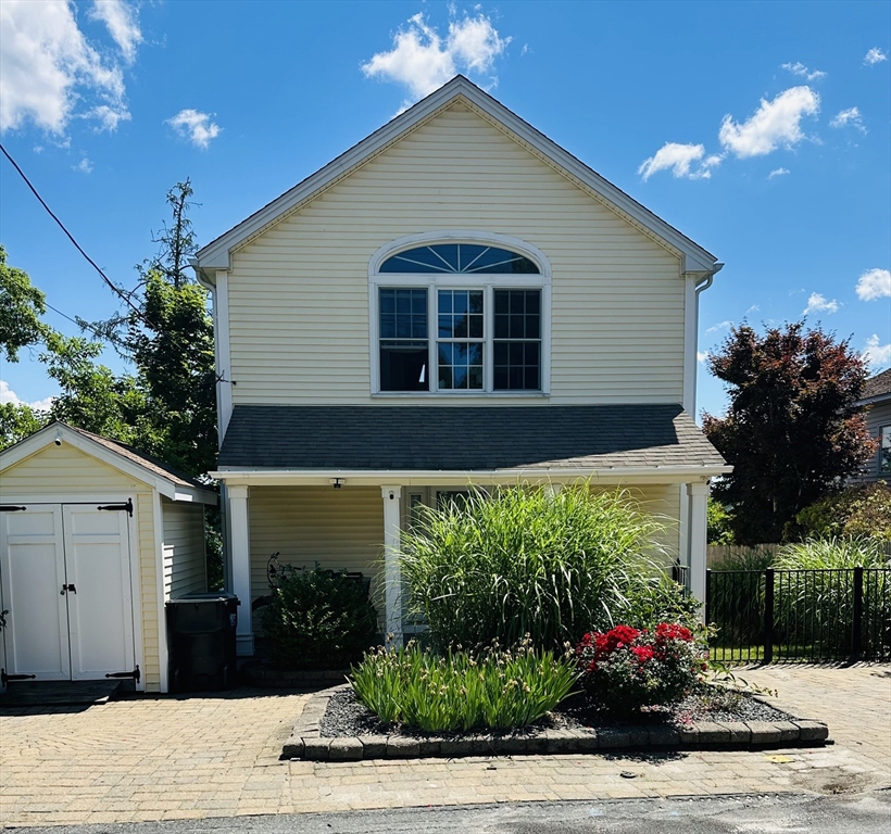 311 Bridle Path, Worcester, Massachusetts, 2 Bedrooms Bedrooms, 5 Rooms Rooms,3 BathroomsBathrooms,Residential Lease,For Rent,Bridle Path,73543495