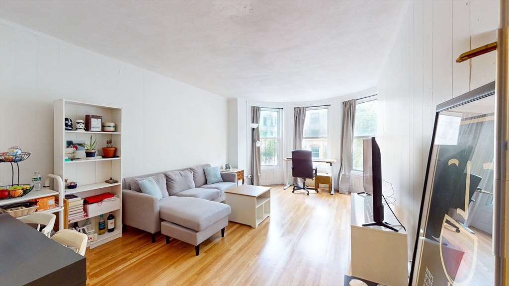 513 Beacon, Boston, Massachusetts, 1 Bedroom Bedrooms, 4 Rooms Rooms,1 BathroomBathrooms,Residential Lease,For Rent,Beacon,73543547