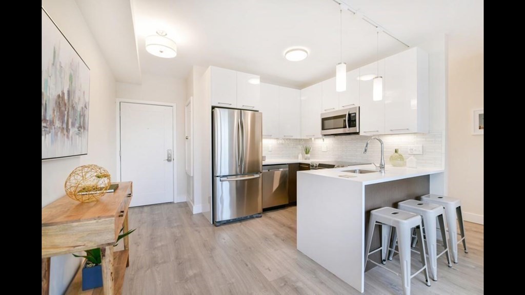 70 Bremen Street, Boston, Massachusetts, 2 Bedrooms Bedrooms, 4 Rooms Rooms,1 BathroomBathrooms,Residential Lease,For Rent,Bremen Street,73543555