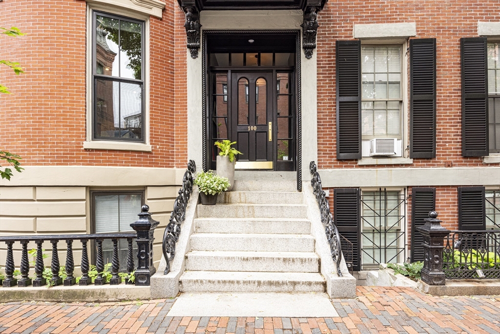 100 Waltham, Boston, Massachusetts, 1 Bedroom Bedrooms, 3 Rooms Rooms,1 BathroomBathrooms,Residential Lease,For Rent,Waltham,73543526