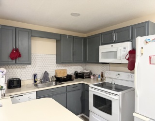 1261 Church Street, New Bedford, Massachusetts, 2 Bedrooms Bedrooms, 3 Rooms Rooms,1 BathroomBathrooms,Residential,For Sale,Church Street,73543562