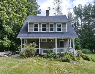 34 Maple Ave, Sudbury, Massachusetts, 3 Bedrooms Bedrooms, 6 Rooms Rooms,2 BathroomsBathrooms,Residential Lease,For Rent,Maple Ave,73543595