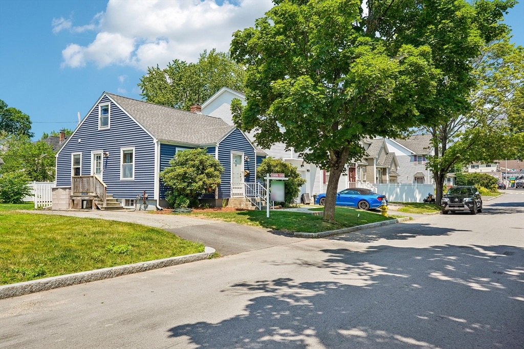 10 Standish, Worcester, Massachusetts, 3 Bedrooms Bedrooms, 5 Rooms Rooms,1 BathroomBathrooms,Residential,For Sale,Standish,73543549