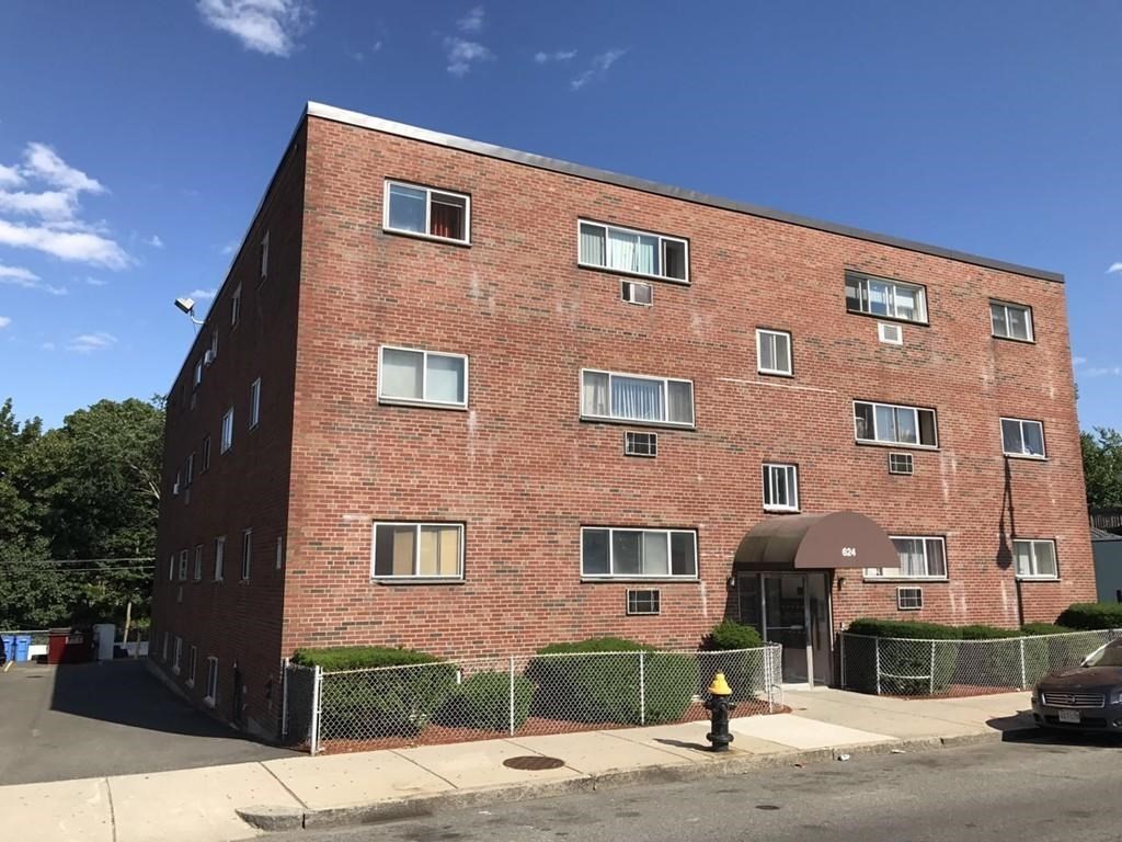 624 Hyde Park Ave, Boston, Massachusetts, 1 Bedroom Bedrooms, 3 Rooms Rooms,1 BathroomBathrooms,Residential Lease,For Rent,Hyde Park Ave,73543607