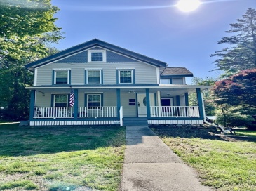 10 Franklin St, Medway, Massachusetts, 3 Bedrooms Bedrooms, 7 Rooms Rooms,1 BathroomBathrooms,Residential Lease,For Rent,Franklin St,73499453