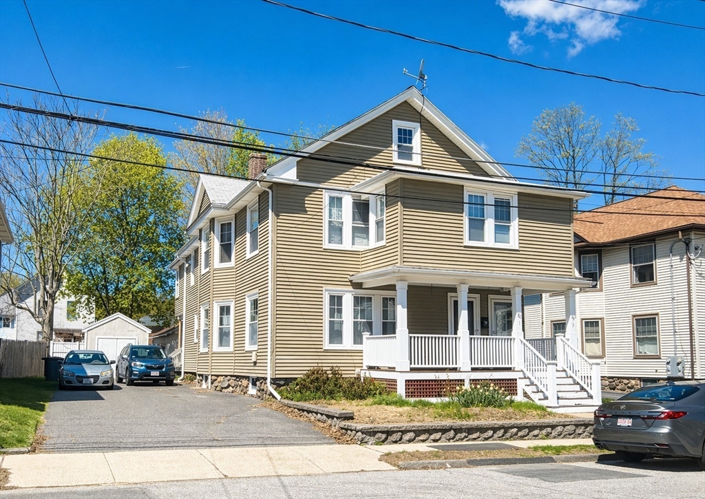 86 Howard St, Waltham, Massachusetts, 2 Bedrooms Bedrooms, 5 Rooms Rooms,1.5 BathroomsBathrooms,Residential Lease,For Rent,Howard St,73507349