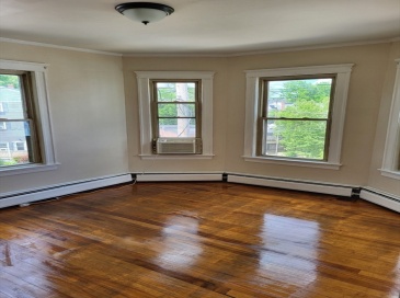 74 Pecker St, Haverhill, Massachusetts, 1 Bedroom Bedrooms, 4 Rooms Rooms,1 BathroomBathrooms,Residential Lease,For Rent,Pecker St,73536205
