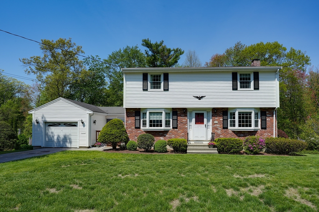 16 Laurel, Hudson, Massachusetts, 4 Bedrooms Bedrooms, 8 Rooms Rooms,1.5 BathroomsBathrooms,Residential,For Sale,Laurel,73521707