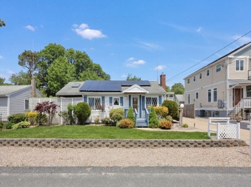 12 Winthrop Dr, Falmouth, Massachusetts, 2 Bedrooms Bedrooms, 4 Rooms Rooms,1.5 BathroomsBathrooms,Residential,For Sale,Winthrop Dr,73514971 12 Winthrop Dr, Falmouth, Massachusetts, 2 Bedrooms Bedrooms, 4 Rooms Rooms,1.5 BathroomsBathrooms,Residential,For Sale,Winthrop Dr,73514971