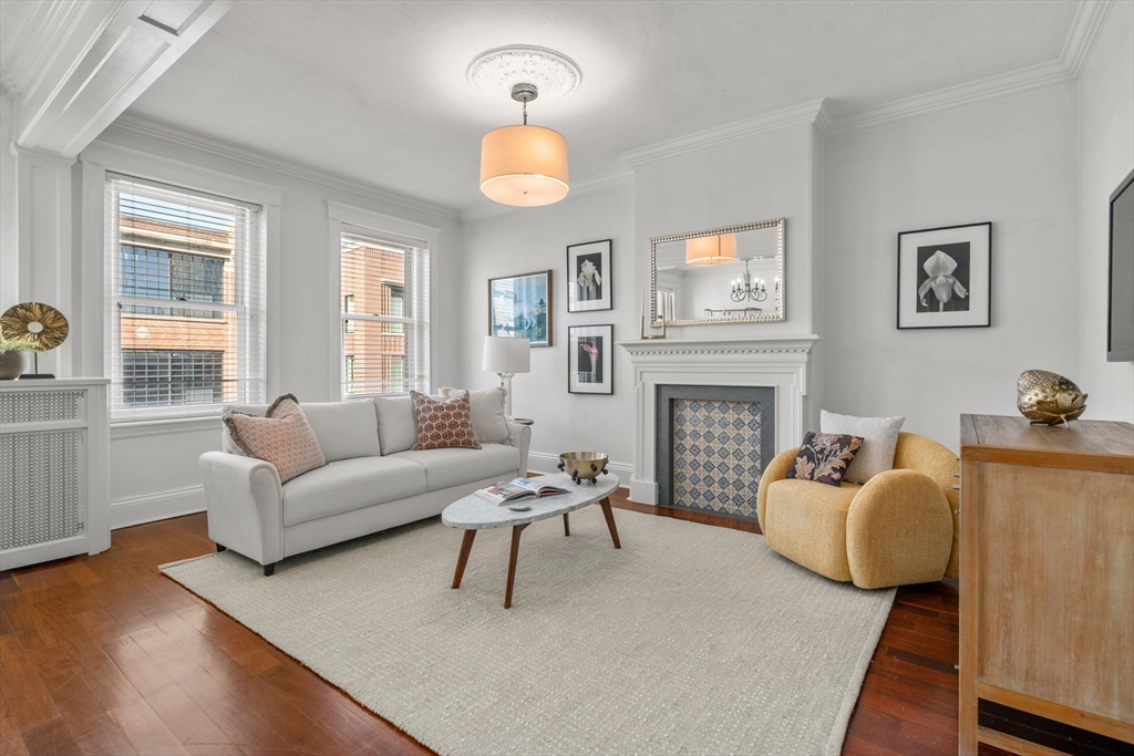 145 Charles Street, Boston, Massachusetts, 2 Bedrooms Bedrooms, 4 Rooms Rooms,2 BathroomsBathrooms,Residential,For Sale,Charles Street,73498815