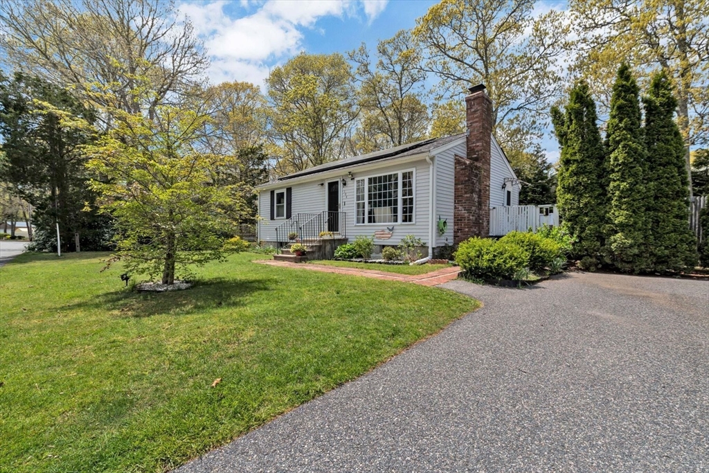 104 Highland St, Mashpee, Massachusetts, 2 Bedrooms Bedrooms, 5 Rooms Rooms,1 BathroomBathrooms,Residential,For Sale,Highland St,73518306