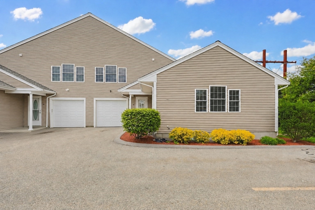 47 Terry Lane, Plainville, Massachusetts, 3 Bedrooms Bedrooms, 5 Rooms Rooms,2.5 BathroomsBathrooms,Residential,For Sale,Terry Lane,73516092