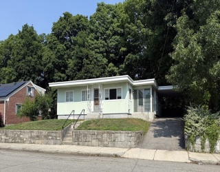 36 Fifth Avenue, Lowell, Massachusetts, 2 Bedrooms Bedrooms, 5 Rooms Rooms,1 BathroomBathrooms,Residential,For Sale,Fifth Avenue,73543643