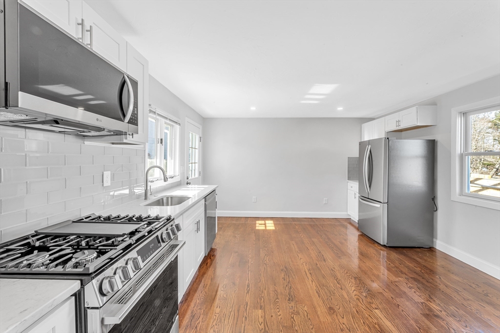 419 Poplar St, Boston, Massachusetts, 2 Bedrooms Bedrooms, 5 Rooms Rooms,1 BathroomBathrooms,Residential Lease,For Rent,Poplar St,73543650