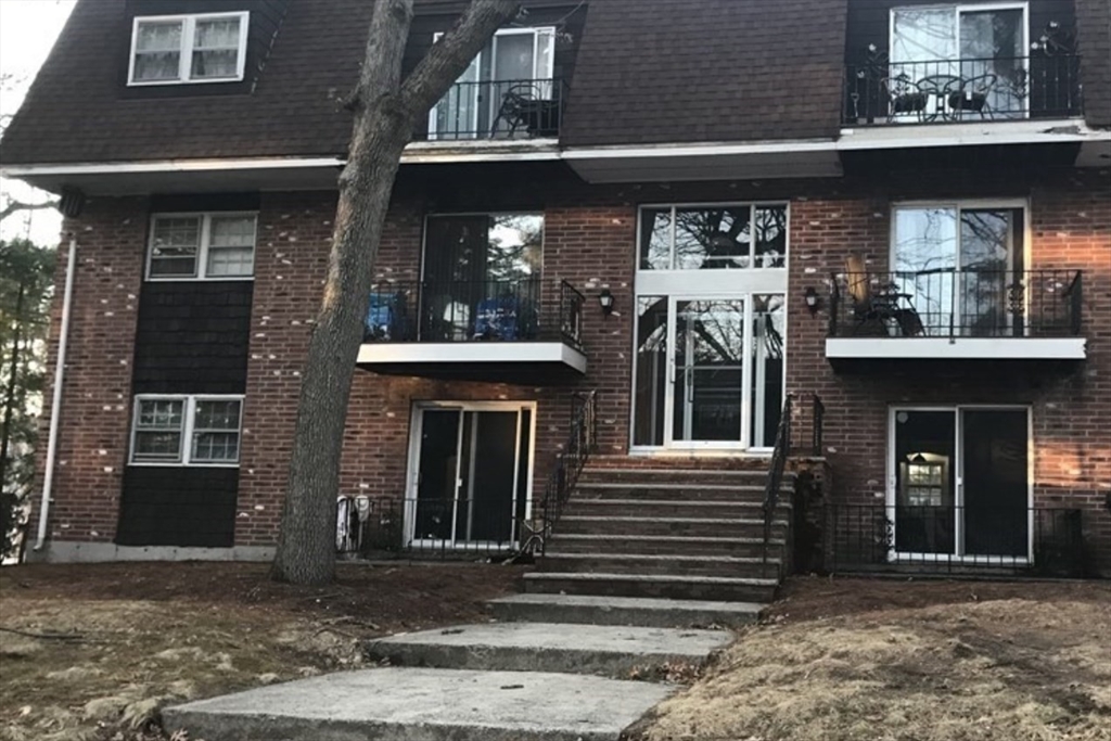 85 Ford Street, Methuen, Massachusetts, 1 Bedroom Bedrooms, 3 Rooms Rooms,1 BathroomBathrooms,Residential,For Sale,Ford Street,73543651