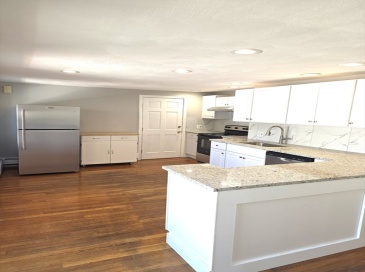 125 Washington St, Peabody, Massachusetts, 2 Bedrooms Bedrooms, 5 Rooms Rooms,1 BathroomBathrooms,Residential Lease,For Rent,Washington St,73543655 125 Washington St, Peabody, Massachusetts, 2 Bedrooms Bedrooms, 5 Rooms Rooms,1 BathroomBathrooms,Residential Lease,For Rent,Washington St,73543655