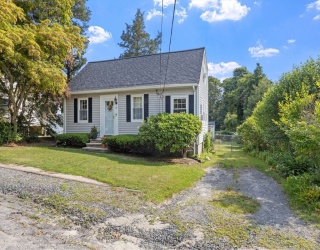 10 Cleveland Ave, Wareham, Massachusetts, 3 Bedrooms Bedrooms, 8 Rooms Rooms,1 BathroomBathrooms,Residential,For Sale,Cleveland Ave,73543678