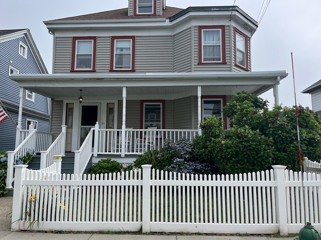 24 Rawson Rd, Quincy, Massachusetts, 4 Bedrooms Bedrooms, 10 Rooms Rooms,1.5 BathroomsBathrooms,Residential,For Sale,Rawson Rd,73543677