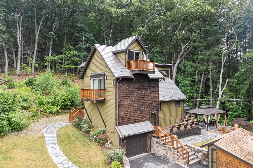68 Murphy Rd, Hudson, Massachusetts, 3 Bedrooms Bedrooms, 6 Rooms Rooms,2 BathroomsBathrooms,Residential,For Sale,Murphy Rd,73543603