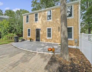 8 Winthrop Ave, Duxbury, Massachusetts, 4 Bedrooms Bedrooms, 7 Rooms Rooms,2 BathroomsBathrooms,Residential Lease,For Rent,Winthrop Ave,73534184