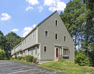 20 Deer Path, Maynard, Massachusetts, 3 Bedrooms Bedrooms, 7 Rooms Rooms,2.5 BathroomsBathrooms,Residential Lease,For Rent,Deer Path,73543733