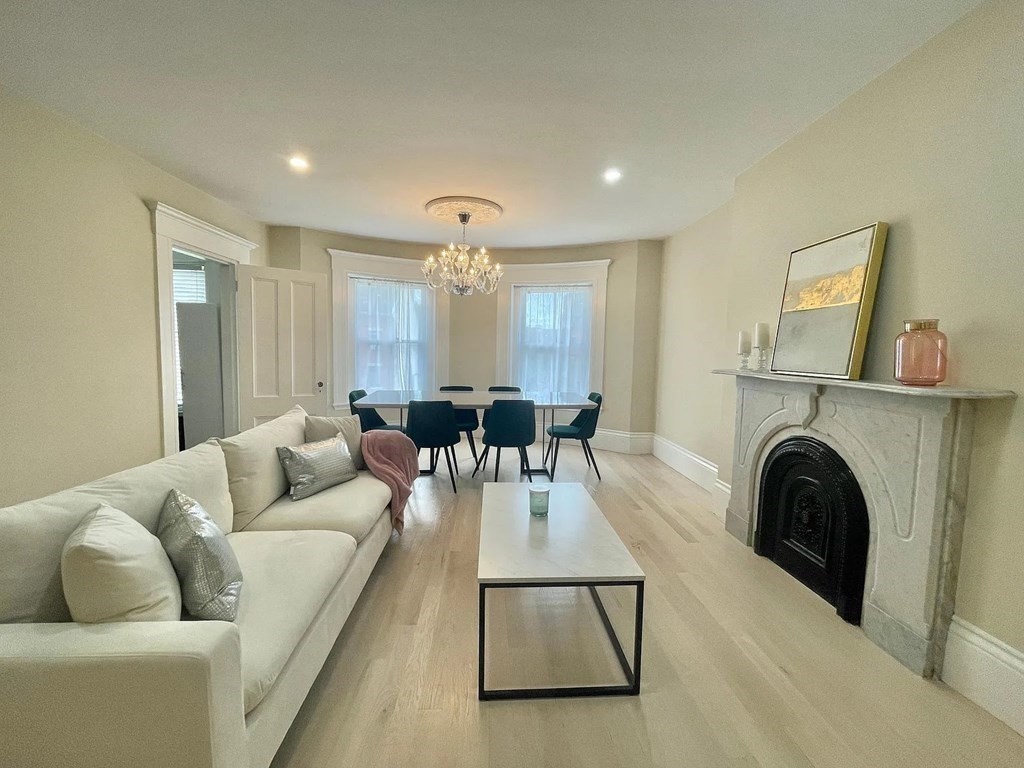 619 Massachusetts Avenue, Boston, Massachusetts, 2 Bedrooms Bedrooms, 4 Rooms Rooms,1 BathroomBathrooms,Residential Lease,For Rent,Massachusetts Avenue,73543751