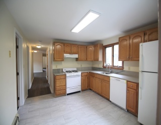 21 Mellen, Cambridge, Massachusetts, 4 Bedrooms Bedrooms, 7 Rooms Rooms,1 BathroomBathrooms,Residential Lease,For Rent,Mellen,73543764