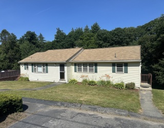 11 Woodside Dr, Sterling, Massachusetts, 2 Bedrooms Bedrooms, 4 Rooms Rooms,1 BathroomBathrooms,Residential Lease,For Rent,Woodside Dr,73543796