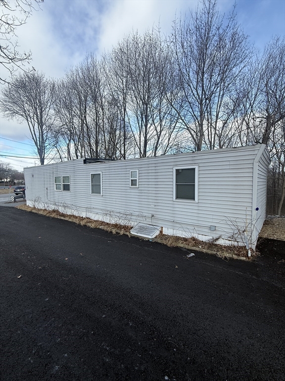 103 Newbury St, Danvers, Massachusetts, 2 Bedrooms Bedrooms, 4 Rooms Rooms,1 BathroomBathrooms,Residential,For Sale,Newbury St,73543824