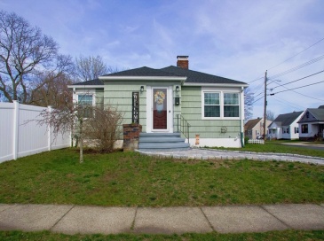 108 Caswell Street, New Bedford, Massachusetts, 2 Bedrooms Bedrooms, 4 Rooms Rooms,1 BathroomBathrooms,Residential,For Sale,Caswell Street,73507097