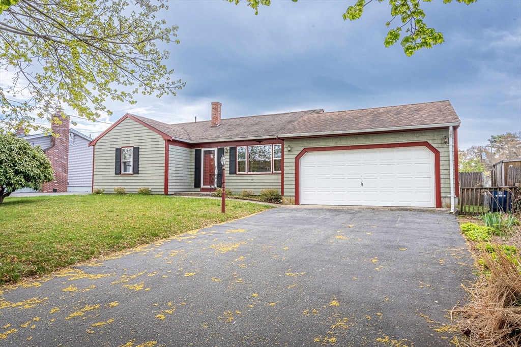 82 Cottonwood Rd, New Bedford, Massachusetts, 3 Bedrooms Bedrooms, 6 Rooms Rooms,1 BathroomBathrooms,Residential,For Sale,Cottonwood Rd,73512469
