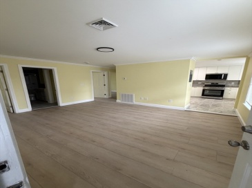 69 Jencks St, Fall River, Massachusetts, 3 Bedrooms Bedrooms, 5 Rooms Rooms,1 BathroomBathrooms,Residential Lease,For Rent,Jencks St,73512362