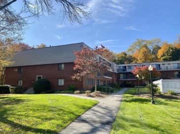 575 Broad Street, Weymouth, Massachusetts, 2 Bedrooms Bedrooms, 5 Rooms Rooms,1 BathroomBathrooms,Residential Lease,For Rent,Broad Street,73508068